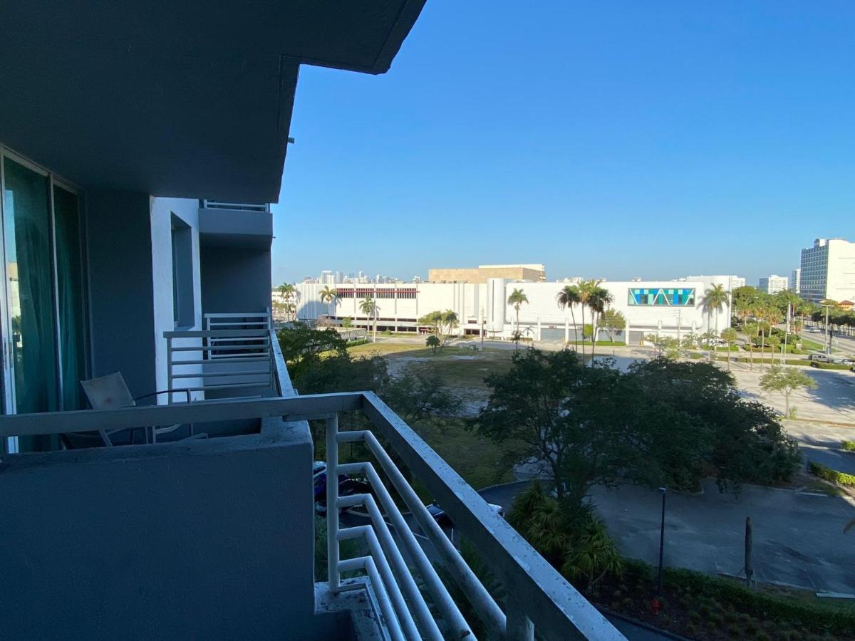 Gallery One - A Doubletree Suites By Hilton Hotel Fort Lauderdale Extérieur photo