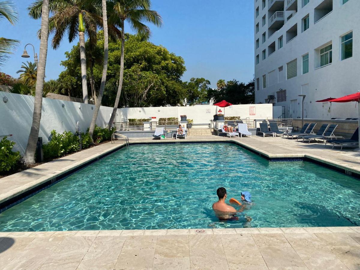Gallery One - A Doubletree Suites By Hilton Hotel Fort Lauderdale Extérieur photo