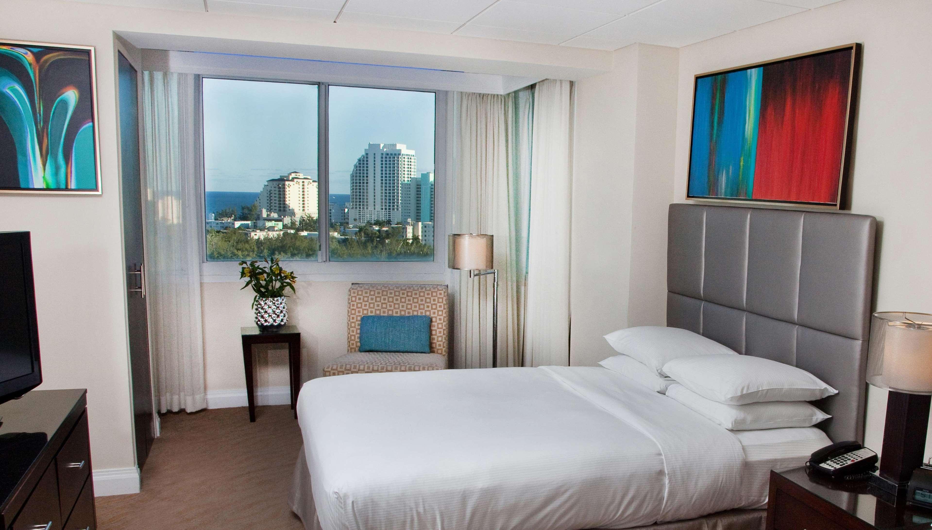 Gallery One - A Doubletree Suites By Hilton Hotel Fort Lauderdale Extérieur photo