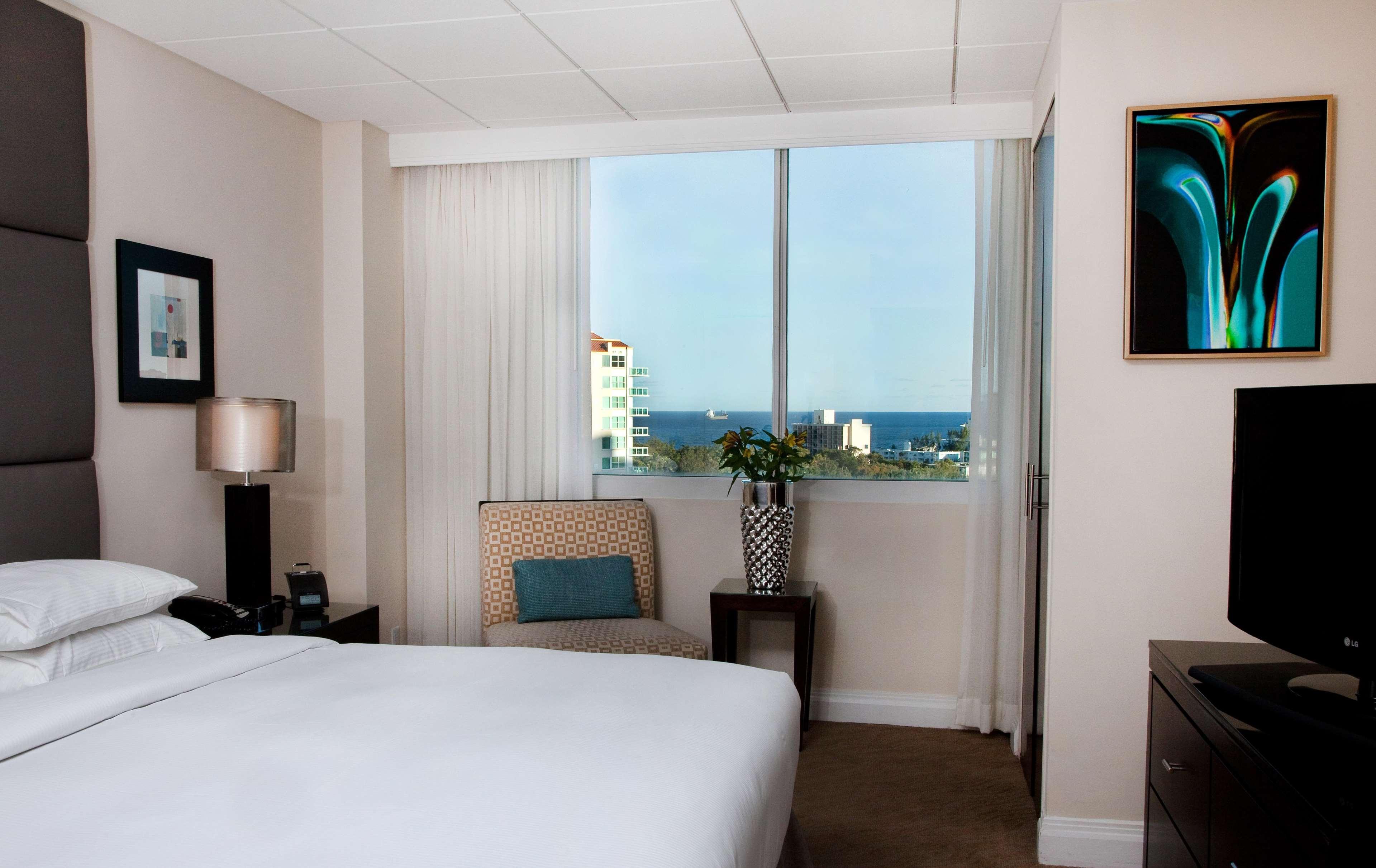Gallery One - A Doubletree Suites By Hilton Hotel Fort Lauderdale Extérieur photo