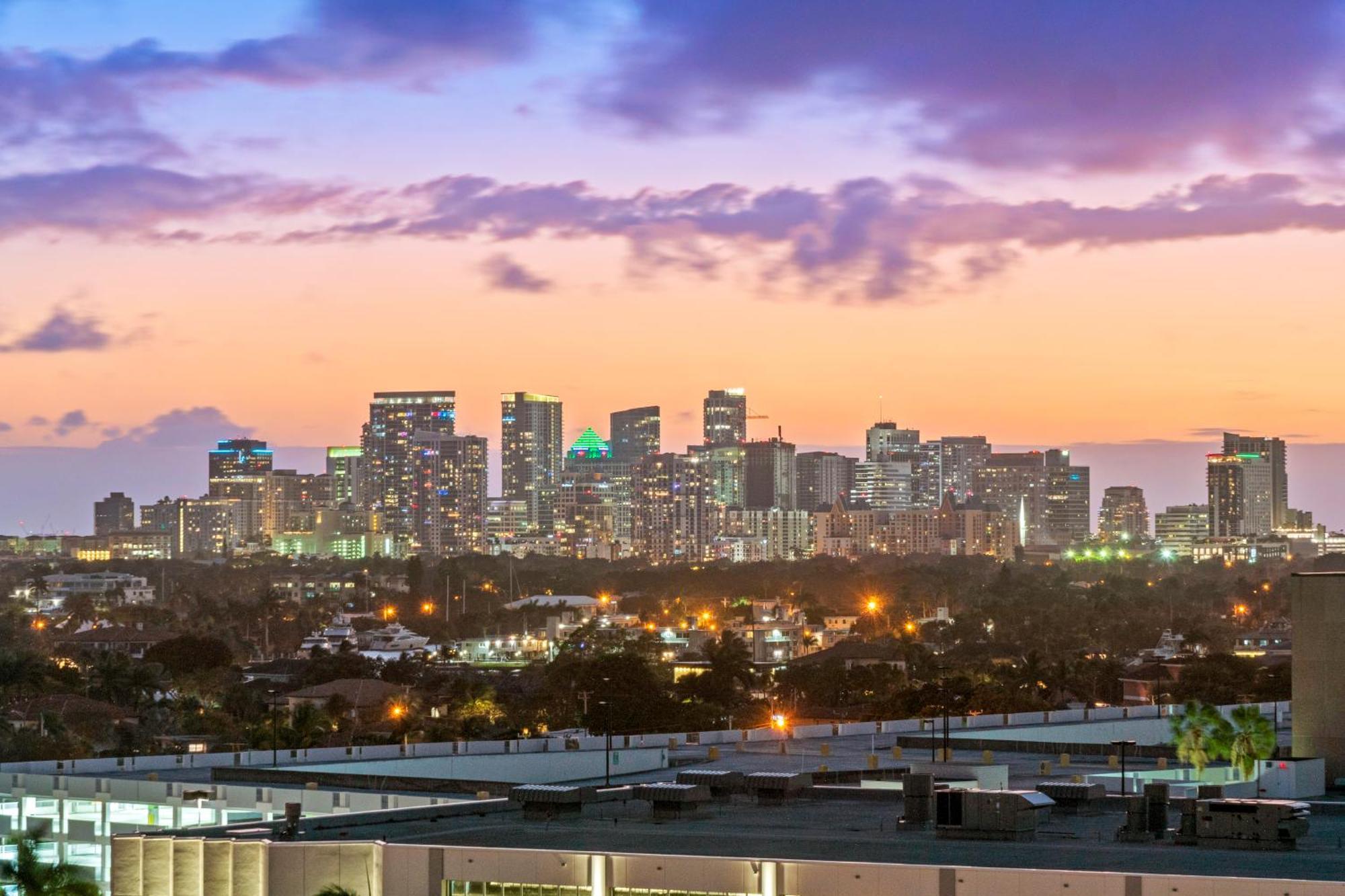 Gallery One - A Doubletree Suites By Hilton Hotel Fort Lauderdale Extérieur photo