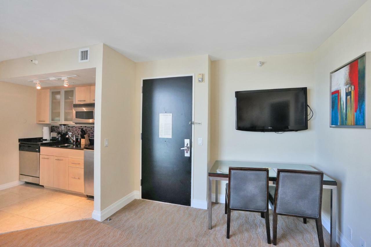 Gallery One - A Doubletree Suites By Hilton Hotel Fort Lauderdale Extérieur photo