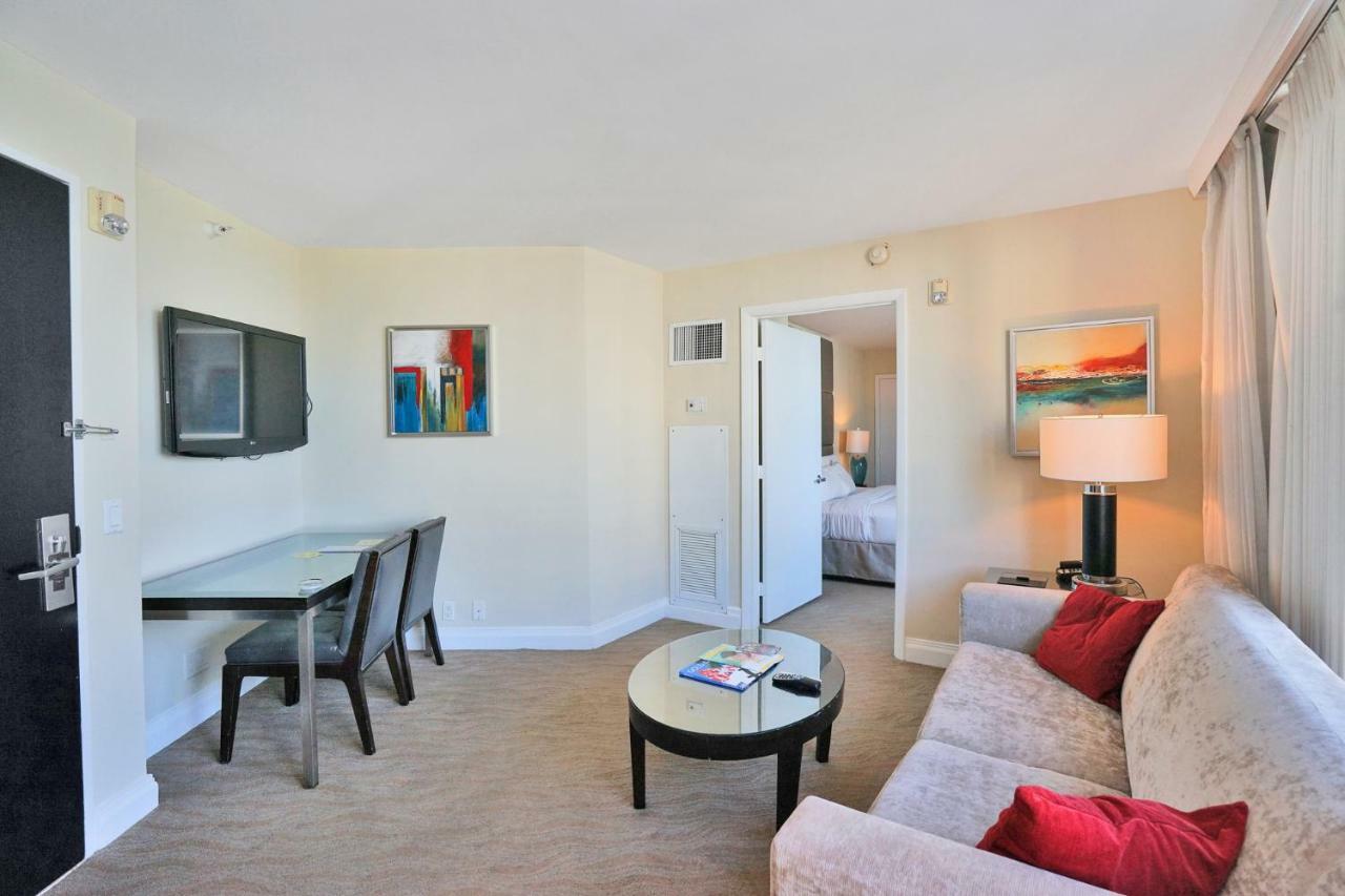 Gallery One - A Doubletree Suites By Hilton Hotel Fort Lauderdale Extérieur photo
